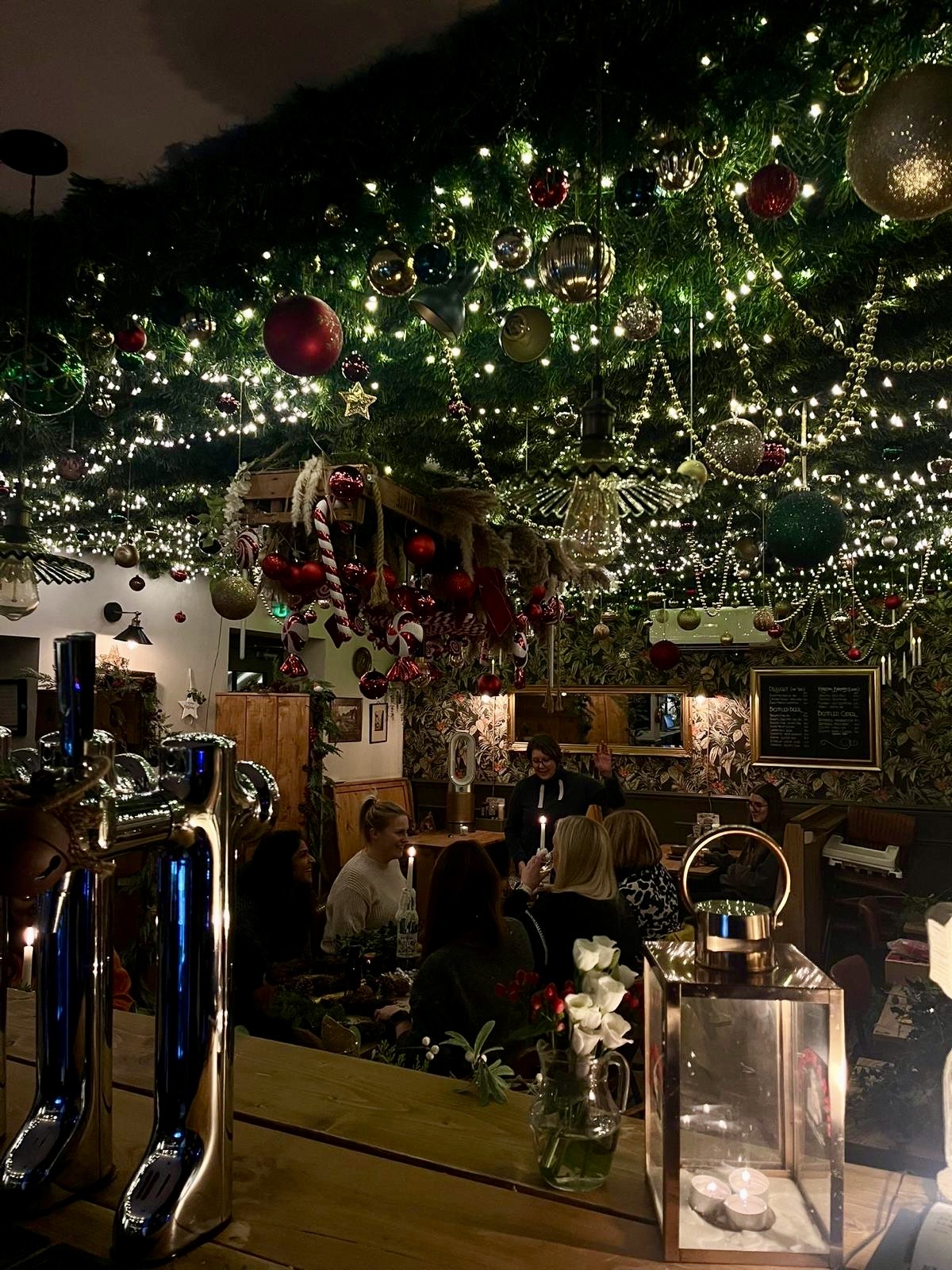 7564d5ff-a7f2-4894-a019-ada2da744cdd Festive dining at Three Cottages, Meanwood Park